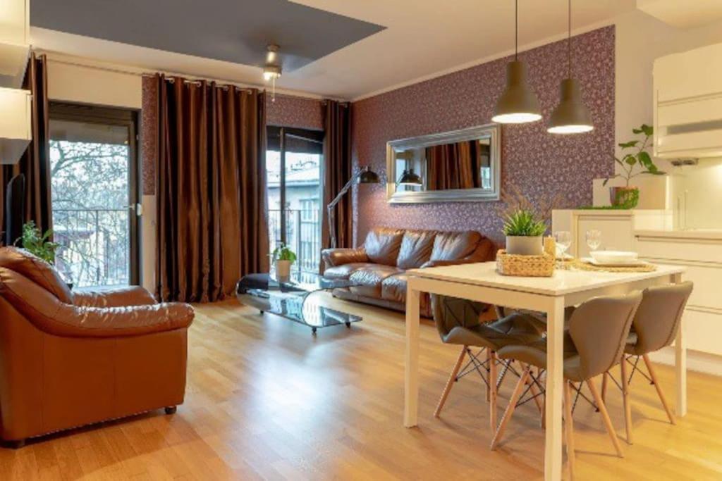 Uroczy Apartament - Angel City Краків Екстер'єр фото
